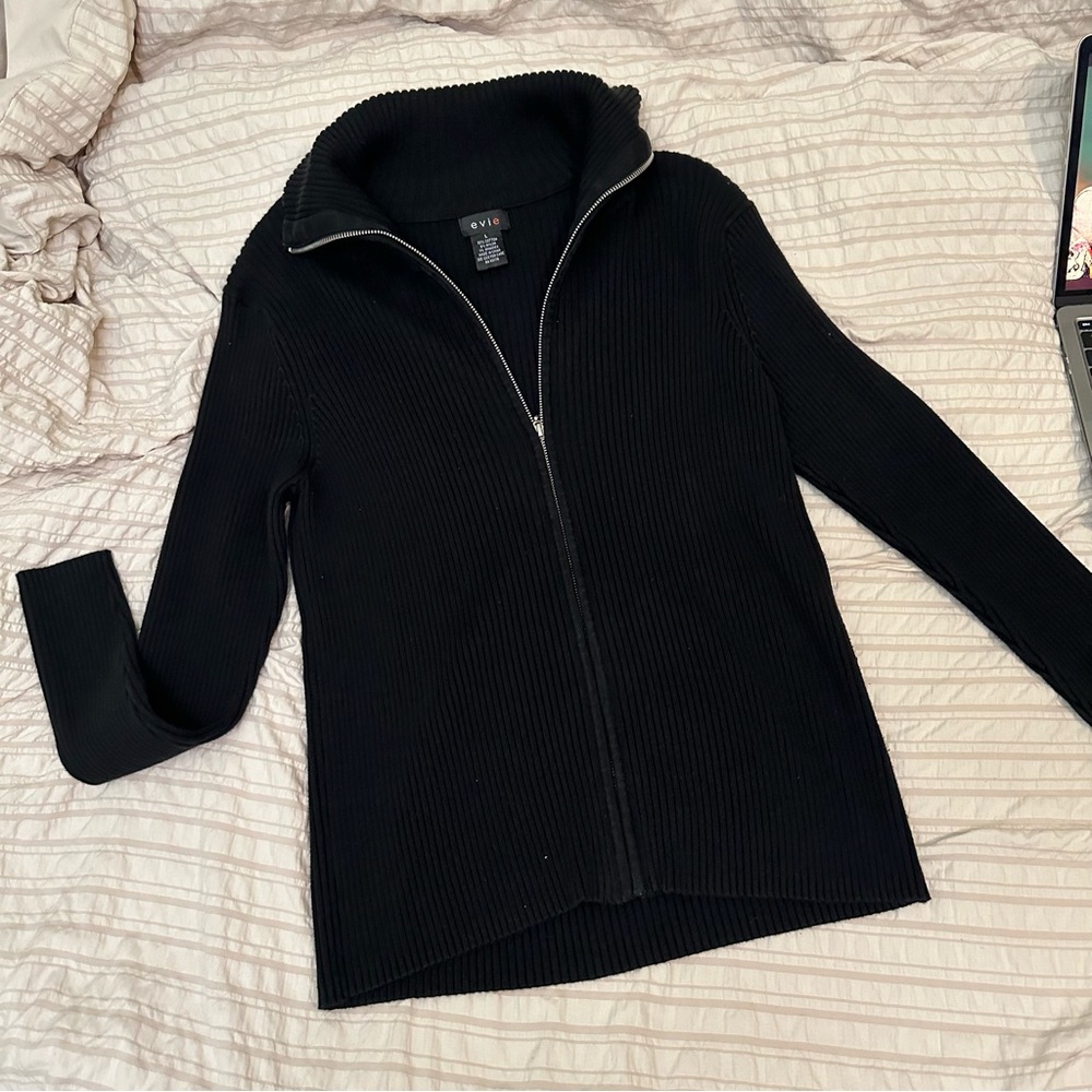 Sweater zip up